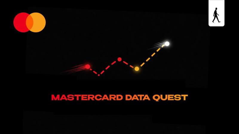 На изображении логотип Mastercard, стилизованный линейный график с градиентом от красного к белому и текст «MASTERCARD DATA QUEST» оранжевым градиентом на черном фоне.
