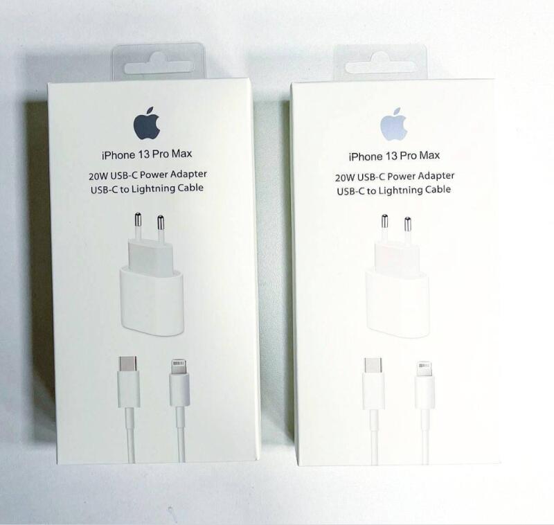 Показаны две коробки адаптеров питания iPhone 13 Pro Max 20W USB-C с кабелем USB-C — Lightning.