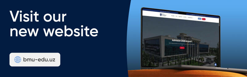 На изображении представлена реклама нового веб-сайта с текстом «Посетите наш новый веб-сайт» белым цветом на темно-синем фоне и адресом веб-сайта «bmu-edu.uz». На заднем плане изображен ноутбук, на котором отображается веб-сайт с текстом «Прием 2026 открыт!»