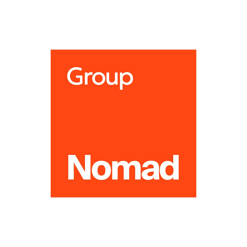 На изображении представлен красный квадрат со словами "Group" вверху и "Nomad" внизу, оба слова написаны белым текстом.