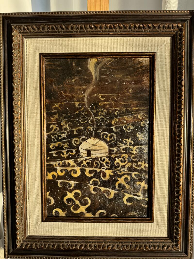 Масляная картина в раме с изображением юрты, окруженной вихревыми узорами, дым поднимается сверху.